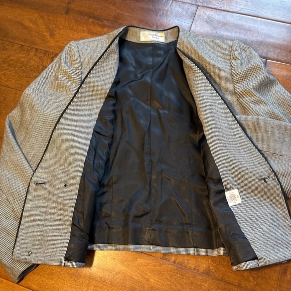 Vintage Evan-Picone Petite women’s blazer in white and black - Picture 2 of 6